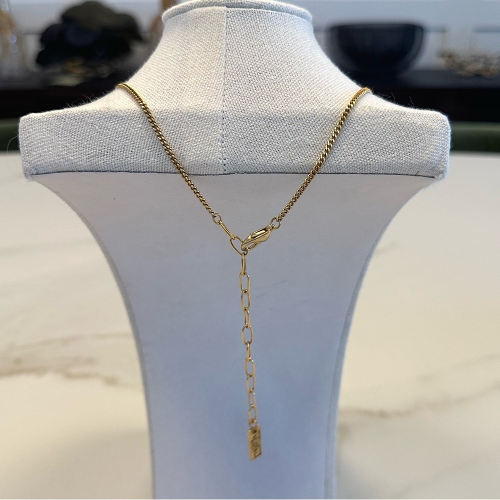 TOVA - Delicate Green Butterfly Pendant Necklace on Gold Tone Chain - Picture 5 of 16